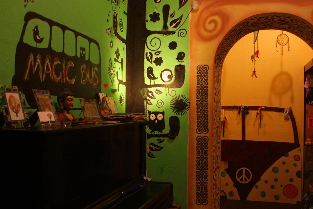 Magic Bus Kiev Hostel Eksteriør billede