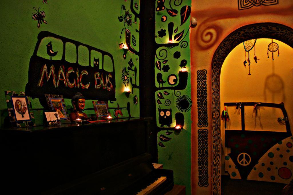 Magic Bus Kiev Hostel Eksteriør billede